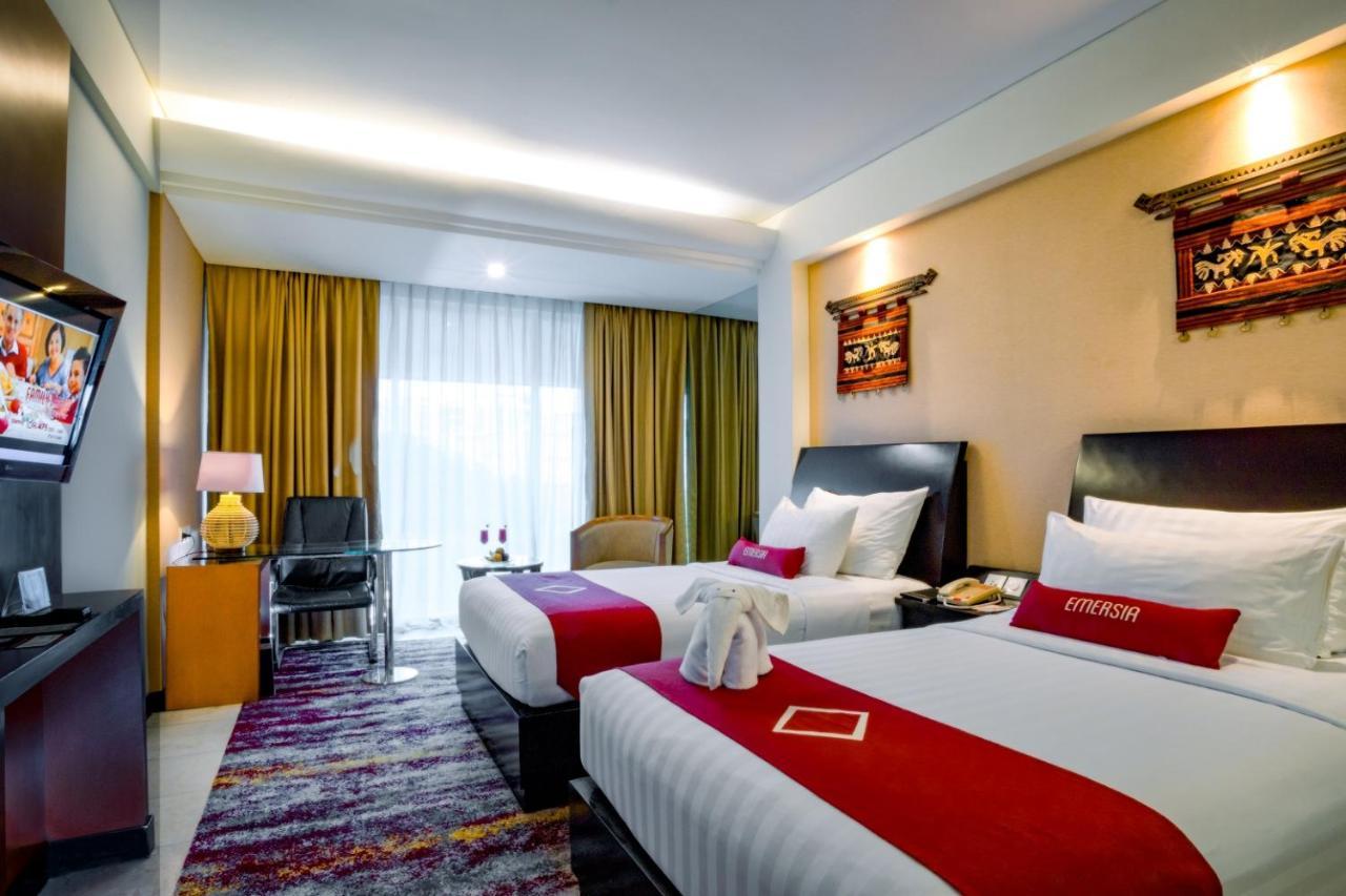 Emersia Hotel And Resort バンダールランプン エクステリア 写真
